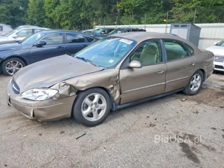 FORD TAURUS SE