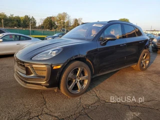 PORSCHE MACAN BASE