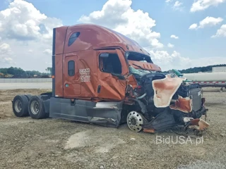 FREIGHTLINER CASCADIA 126