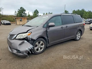 TOYOTA SIENNA LE