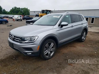 VOLKSWAGEN TIGUAN SE
