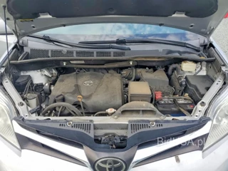 TOYOTA SIENNA LE
