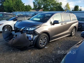 TOYOTA SIENNA LE