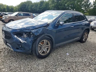MERCEDES-BENZ GLA 250 4MATIC