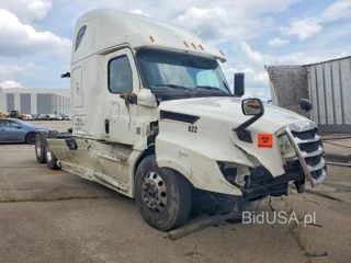 FREIGHTLINER CASCADIA 126