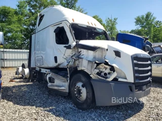 FREIGHTLINER CASCADIA 126