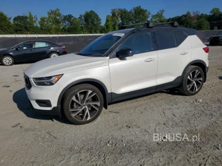 VOLVO XC40 T5 R-DESIGN