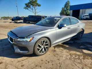 VOLVO S60 T5 MOMENTUM