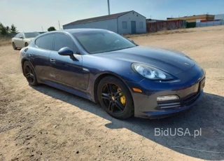 PORSCHE PANAMERA 2