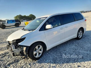TOYOTA SIENNA LE 8-PASSENGER