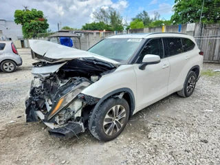 TOYOTA HIGHLANDER XLE