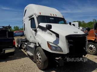 FREIGHTLINER CASCADIA 126