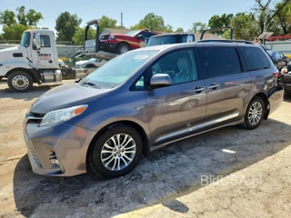 TOYOTA SIENNA XLE 8-PASSENGER