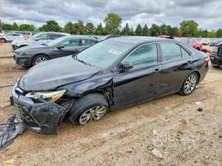 TOYOTA CAMRY HYBRID XLE