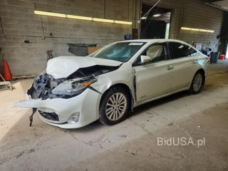 TOYOTA AVALON HYBRID LIMITED