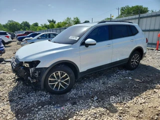 VOLKSWAGEN TIGUAN SE