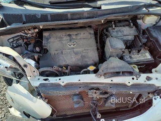 TOYOTA SIENNA XLE 8-PASSENGER