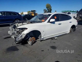 INFINITI Q70L 3.7