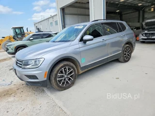 VOLKSWAGEN TIGUAN SE