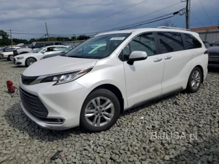 TOYOTA SIENNA LIMITED 7-PASSENGER
