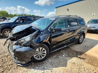 TOYOTA SIENNA XLE