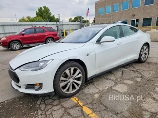 TESLA MODEL S 70D