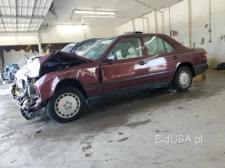 MERCEDES-BENZ 300 E