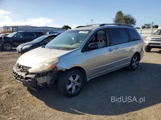 TOYOTA SIENNA LE 8-PASSENGER