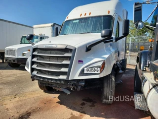FREIGHTLINER CASCADIA 126