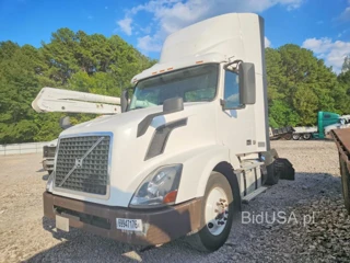 VOLVO VNL