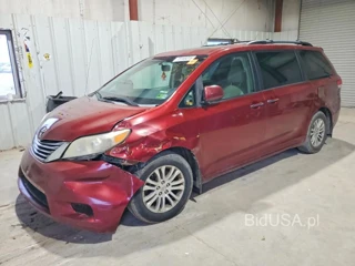 TOYOTA SIENNA XLE 8-PASSENGER