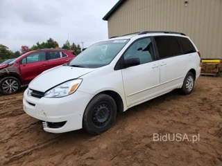 TOYOTA SIENNA LE 7 PASSENGER