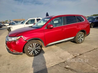 MITSUBISHI OUTLANDER SE