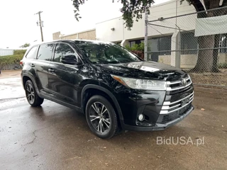 TOYOTA HIGHLANDER LE PLUS