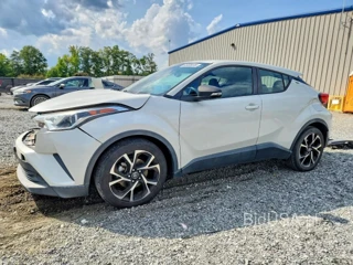 TOYOTA C-HR XLE PREMIUM