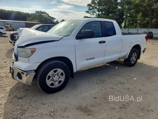 TOYOTA TUNDRA DOUBLE CAB SR5