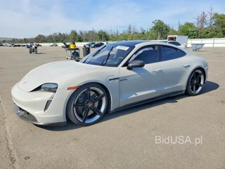 PORSCHE TAYCAN TURBO