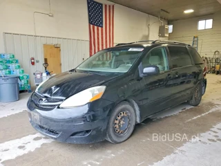 TOYOTA SIENNA LE 7-PASSENGER