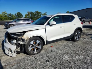 VOLVO XC40 PLUS