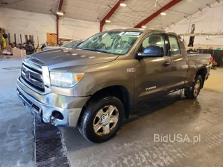 TOYOTA TUNDRA DOUBLE CAB SR5