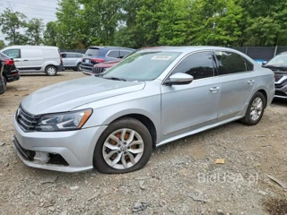 VOLKSWAGEN PASSAT S