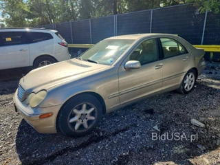 MERCEDES-BENZ C 240