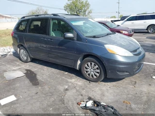 TOYOTA TOYOTA SIENNA LE