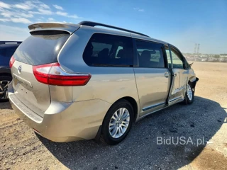 TOYOTA SIENNA XLE PREMIUM 8-PASSENGER
