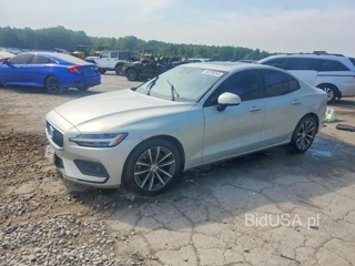 VOLVO S60 T5 MOMENTUM