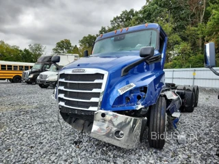 FREIGHTLINER CASCADIA 126