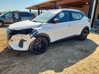 NISSAN KICKS SV
