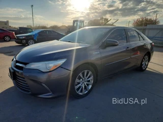TOYOTA CAMRY HYBRID XLE