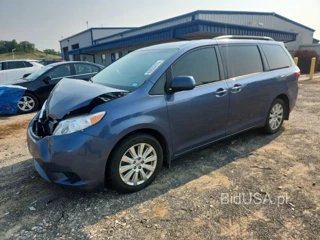 TOYOTA SIENNA LE