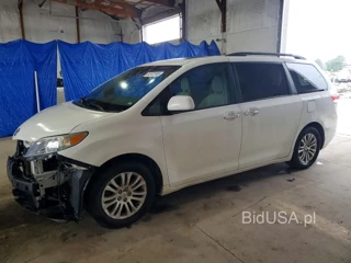 TOYOTA SIENNA XLE 8-PASSENGER